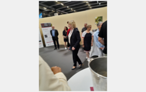 Madame Brigitte HENRIQUES Présidente de CNOSF 